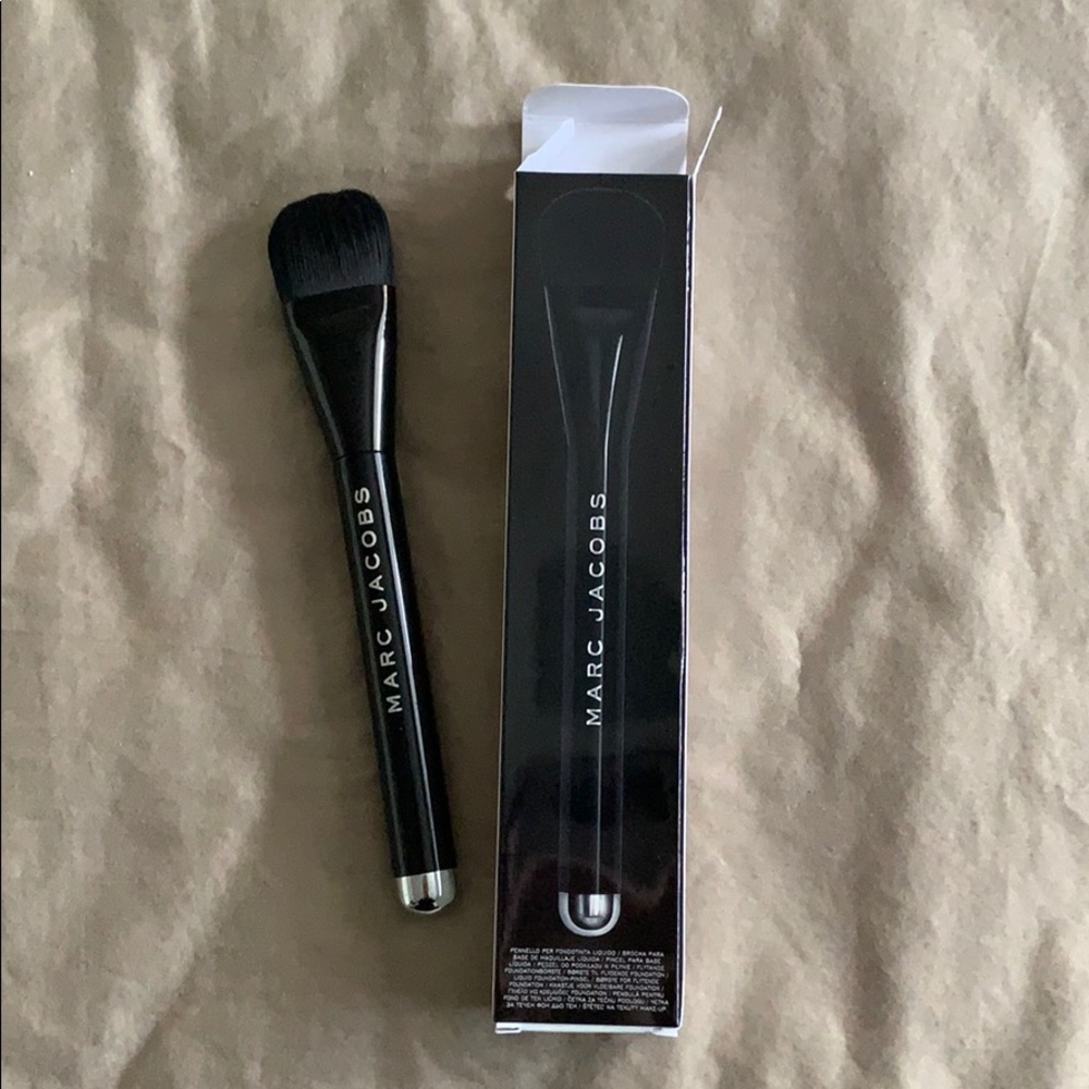 Brand new Marc Jacobs foundation brush